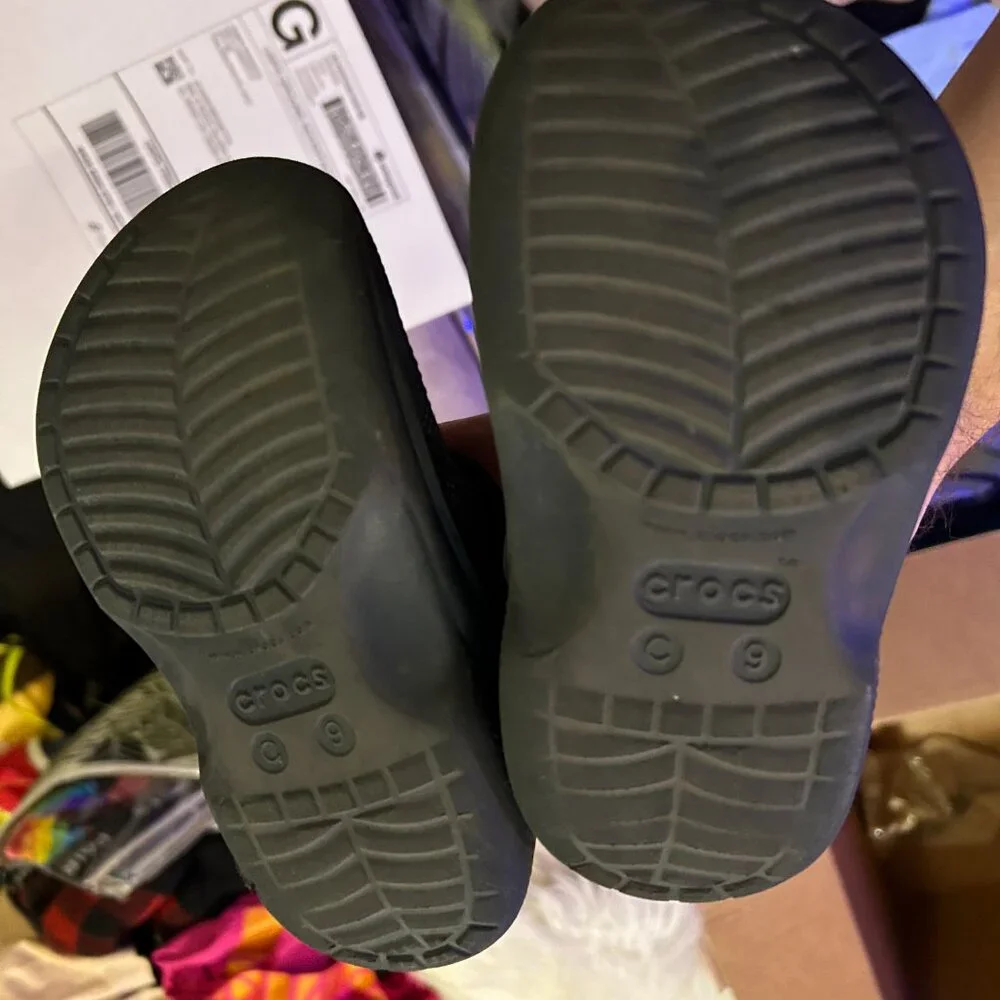 Crocs‎ Kids Children's Fuzzy Lined Black Clogs Shoes Size Child 9